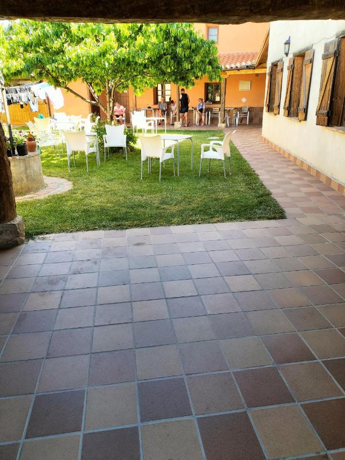Albergue Don Camino Villalcazar de Sirga Exterior photo